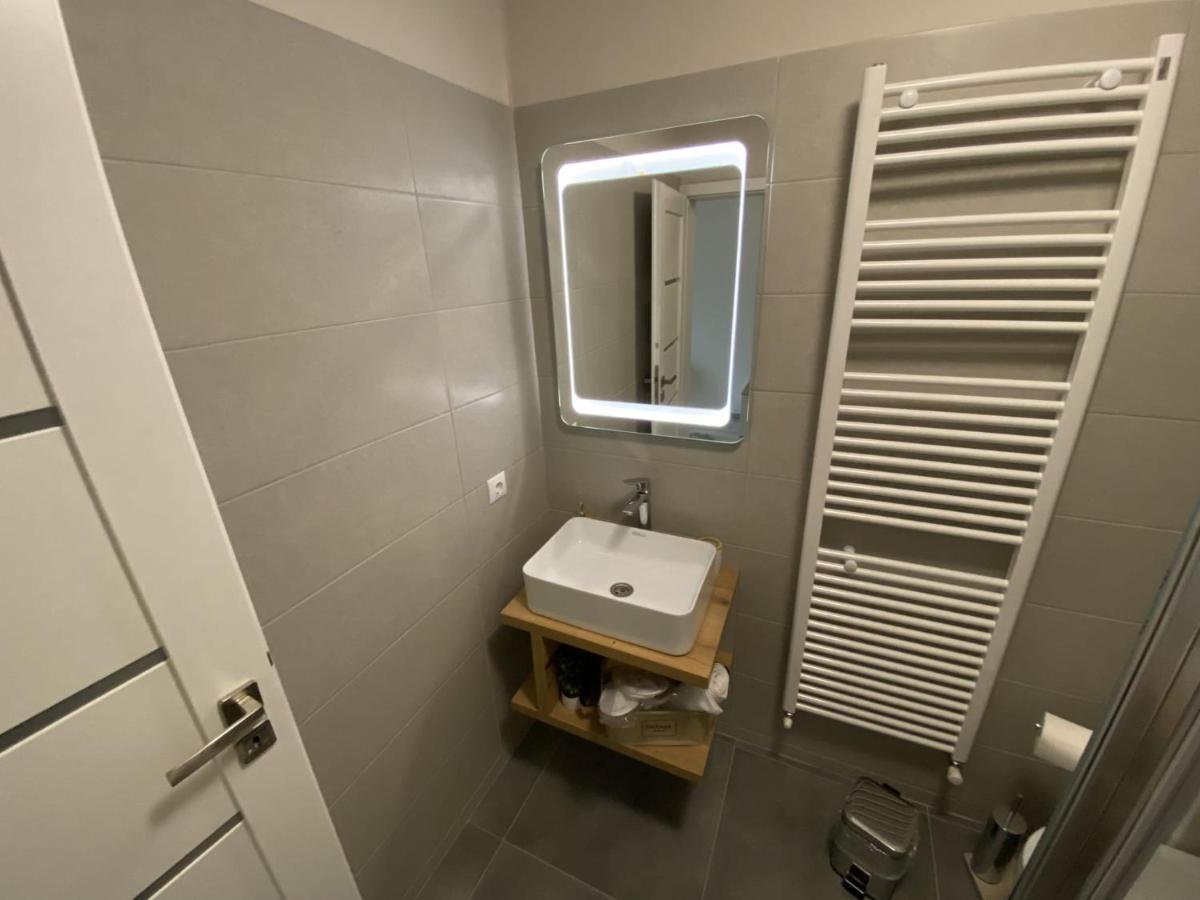 Pensiunea Piri Land Comarnic Buitenkant foto